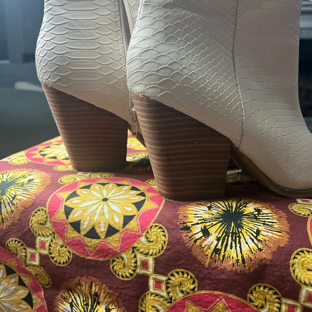 Elegant Oasis Society Cream Oasis SocAnkle Boots - Picture 11 of 13